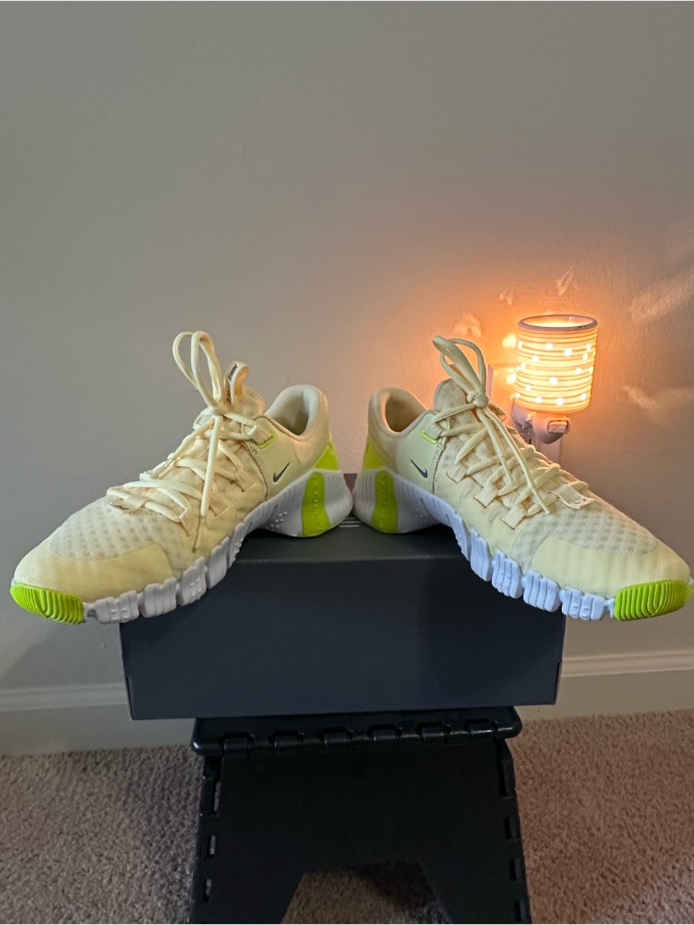 Nike Free Metcon 5 Women’s Training Sneakers in Pale Yellow & Neon Lime - Picture 5 of 11